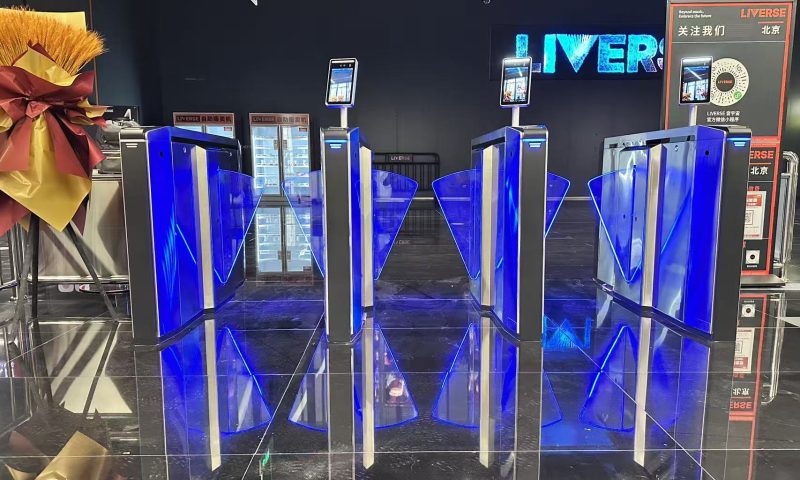Liverse场馆启用铁军TJ XYY02A翼闸人脸识别系统访客管理系统 1
