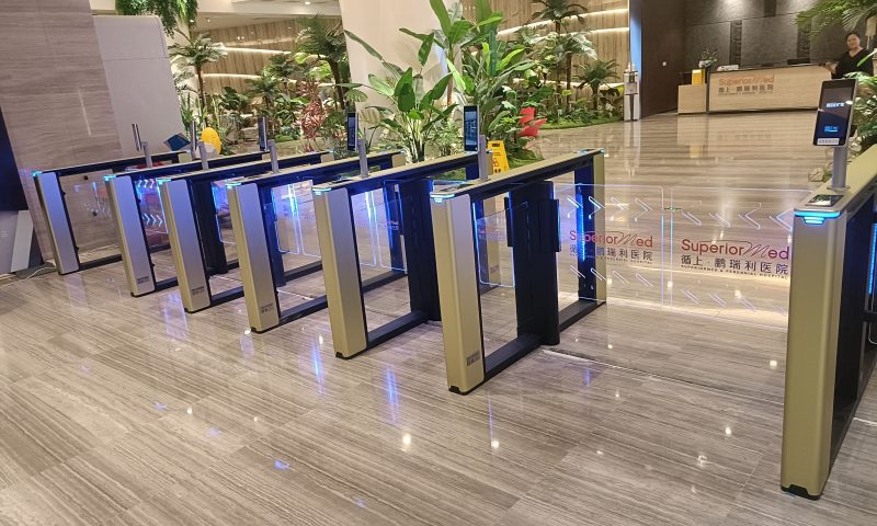 瑞 利 医 院 香槟金猎豹01速通门人脸识别访客系统二维码 4 scaled