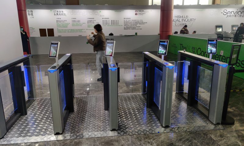 杭州市2024S.冬季艺尚小镇国际会展联合订货会 猎豹01速通门太空灰）TJ LBST01人脸识别 展会订货预约系统固定底座 5 scaled